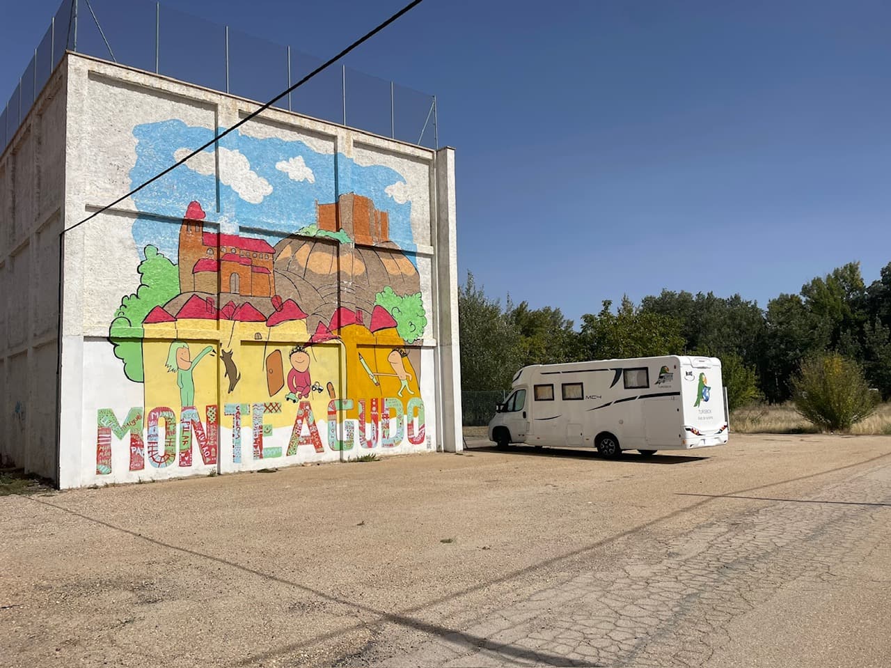 Parking de Monteagudo de las Vicarías