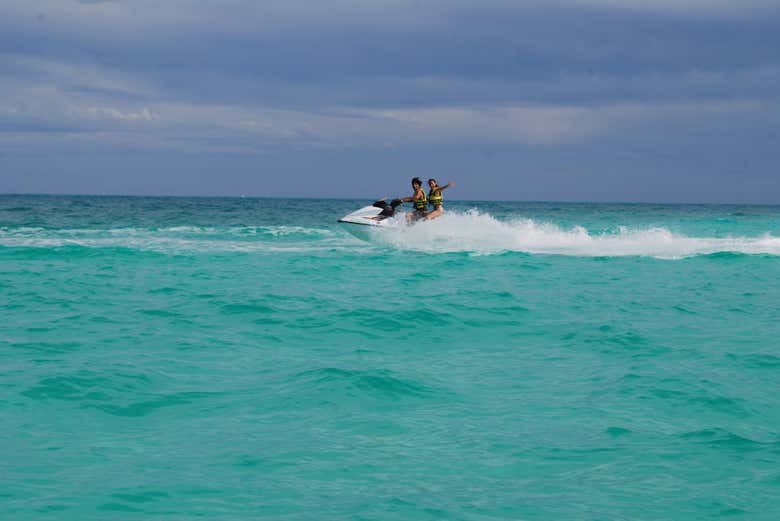 Snorkel y tour en moto de agua por Cancún