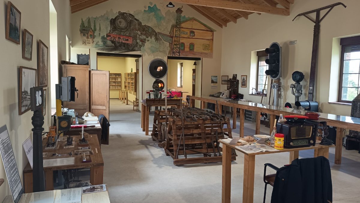 Museo del ferrocarril de Brañuelas - Oficina de Turismo.