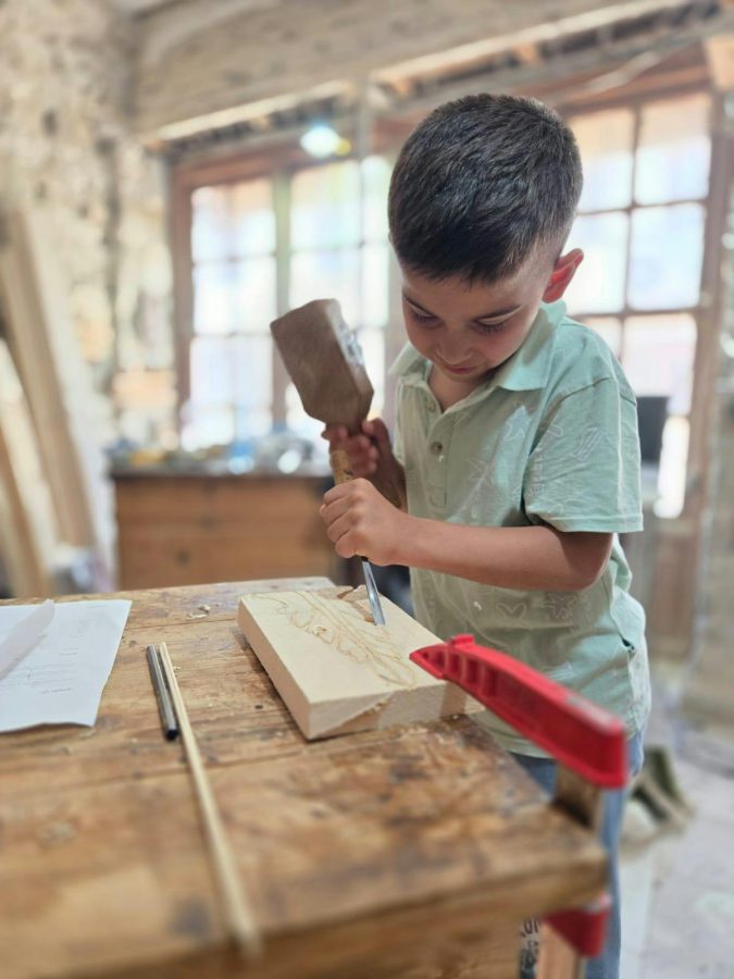 Experiencia en artesanía de madera en Gjirokaster