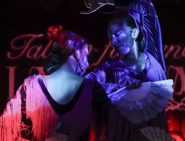 Foto 2 de Espectáculo Flamenco "La Negra" - Show Tablao de Flamenco Sevilla