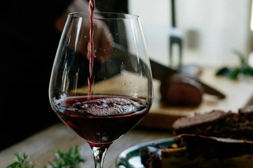 Cata de Vinos con tapas en Sevilla
