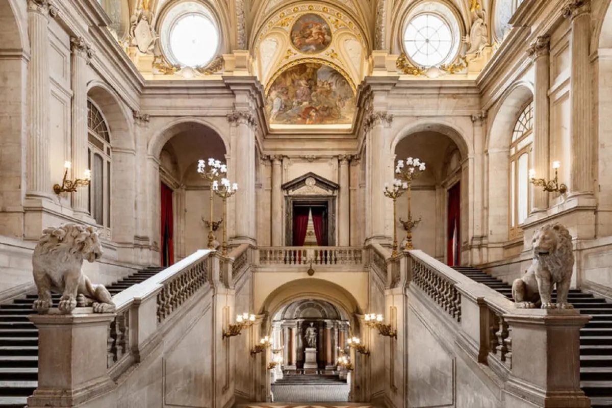 Visita Madrid Monumental: Prado, tour a pie y Palacio Real