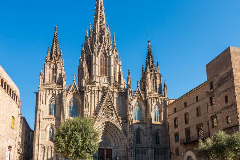 Tour de la visita del Papa León XIV y las iglesias del Barrio Gótico