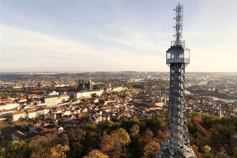 Entradas para la Torre de Petřín y el Laberinto de Espejos