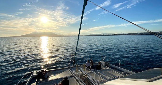 Foto 5 de Puesta de sol en catamarán desde Málaga