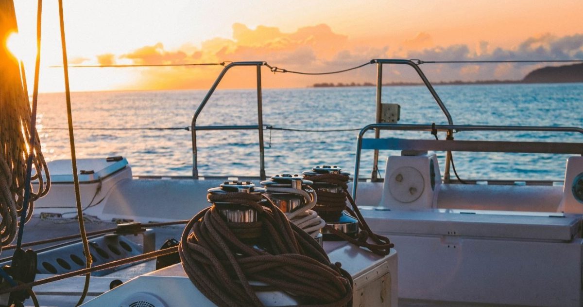 Foto 4 de Puesta de sol en catamarán desde Valencia