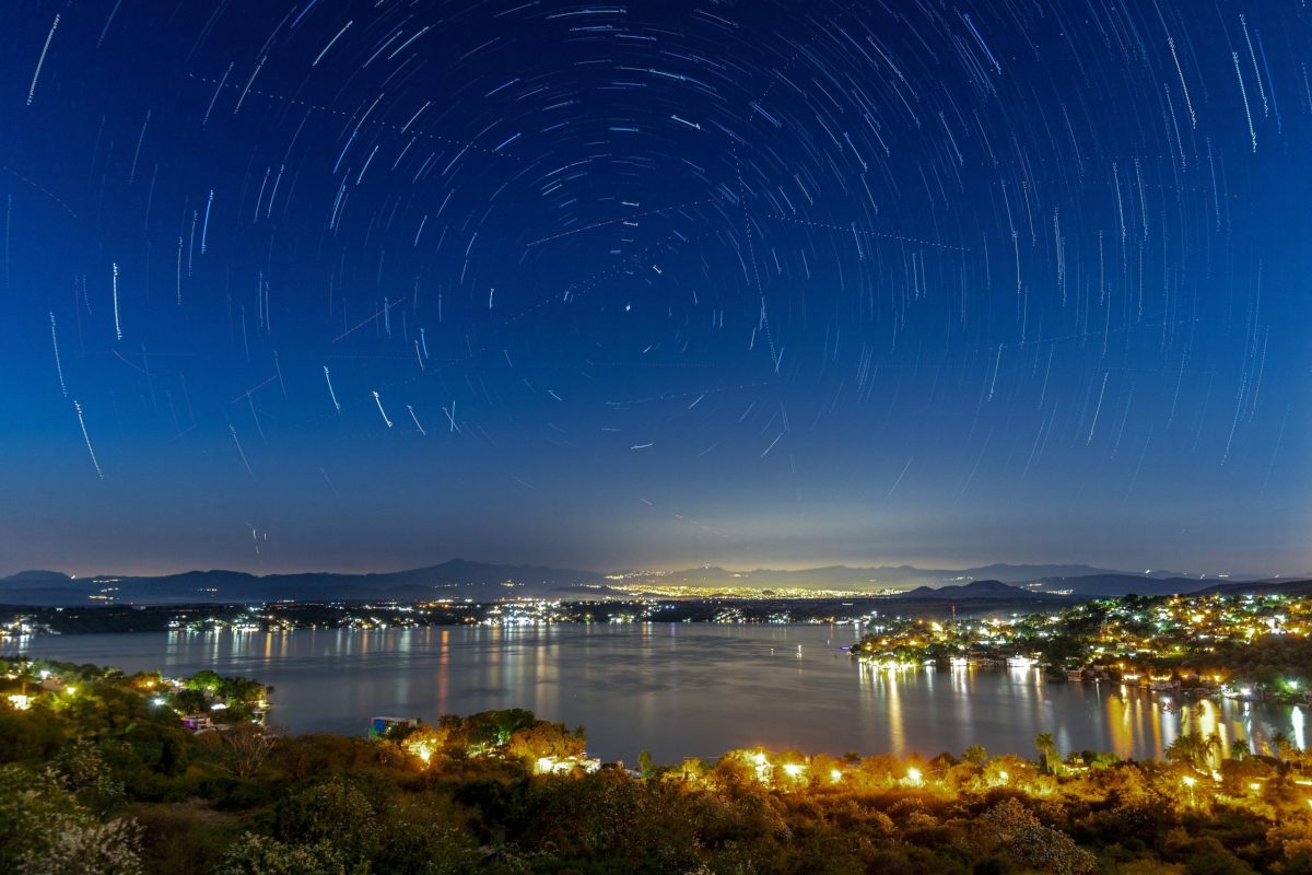Foto 3 de Excursión nocturna con música a bordo desde Málaga