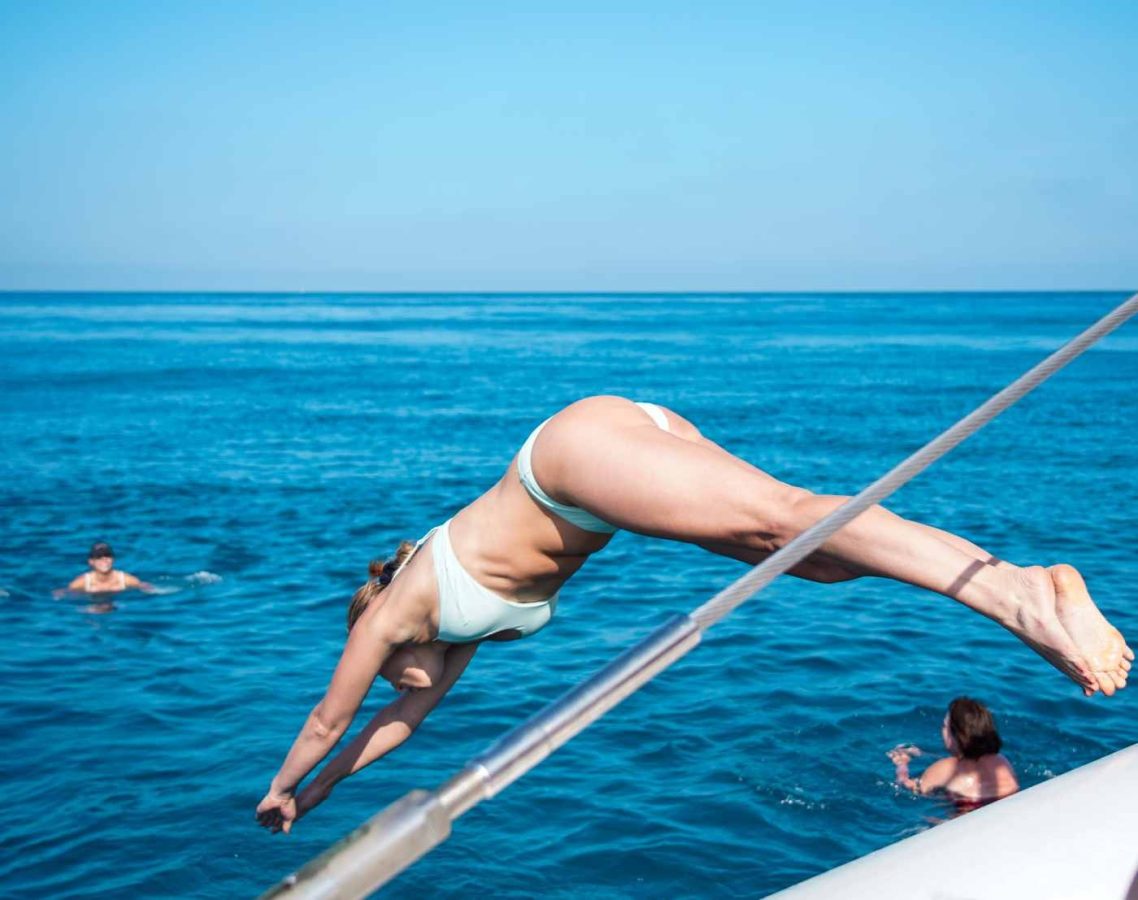 Excursión con baño en catamarán desde Valencia