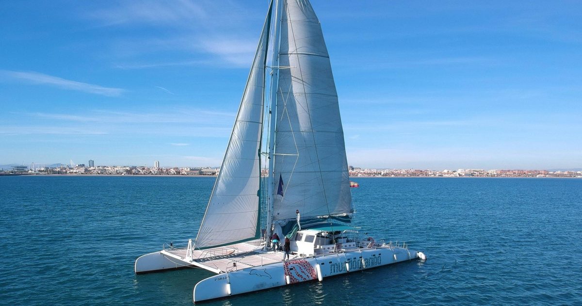 Foto 5 de Excursión en catamarán con baño y paella desde Valencia