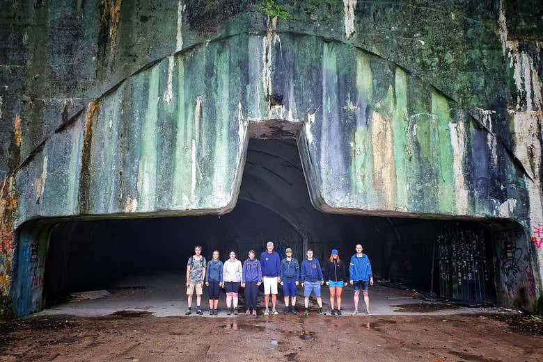 Tour por la base aérea subterránea de Zeljava