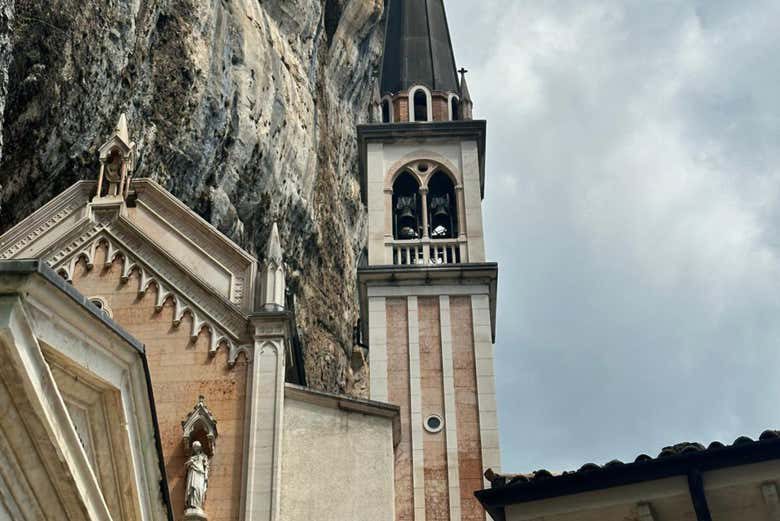 Excursión al Santuario de la Madonna della Corona y Monte Baldo