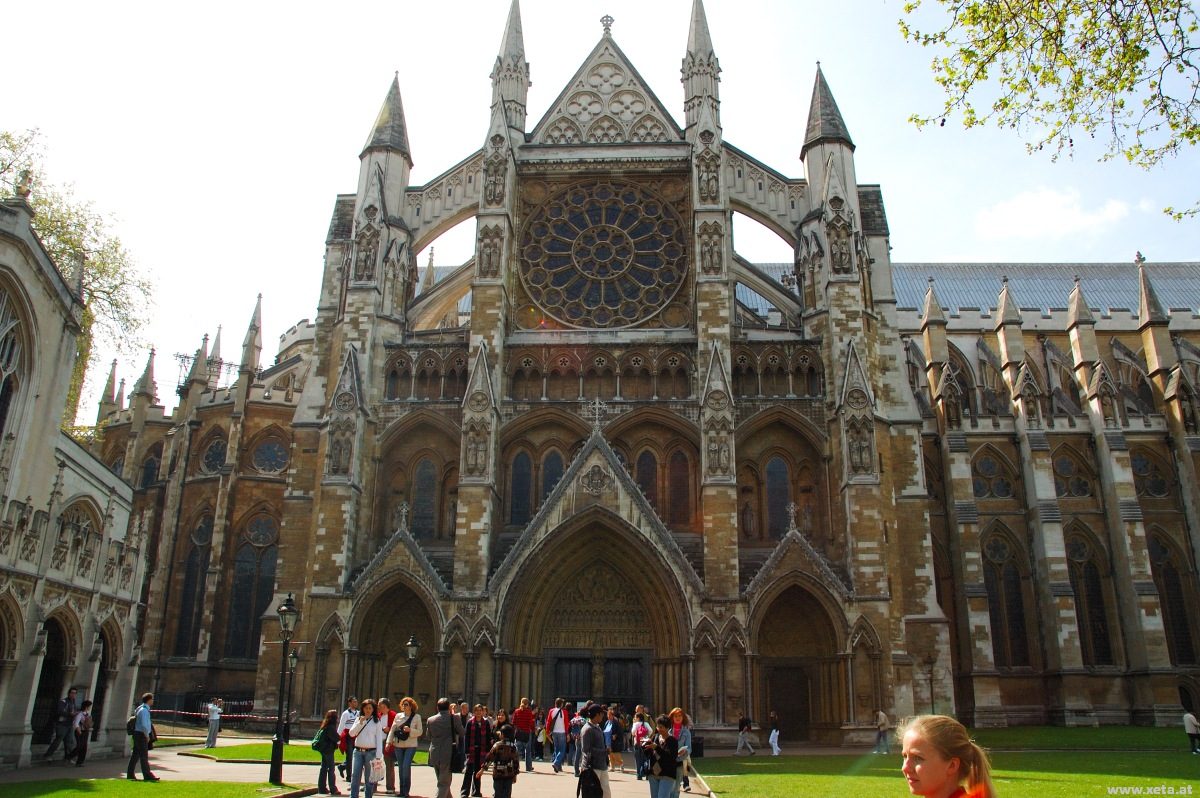 Interior de la Abadía de Westminster y exterior de las Casas del Parlamento