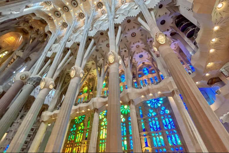 Tour por la Sagrada Familia en grupo reducido con subida a las torres