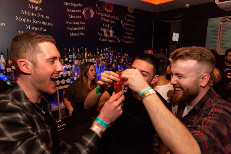 Pub Crawl ¡Tour de fiesta por Lagos!