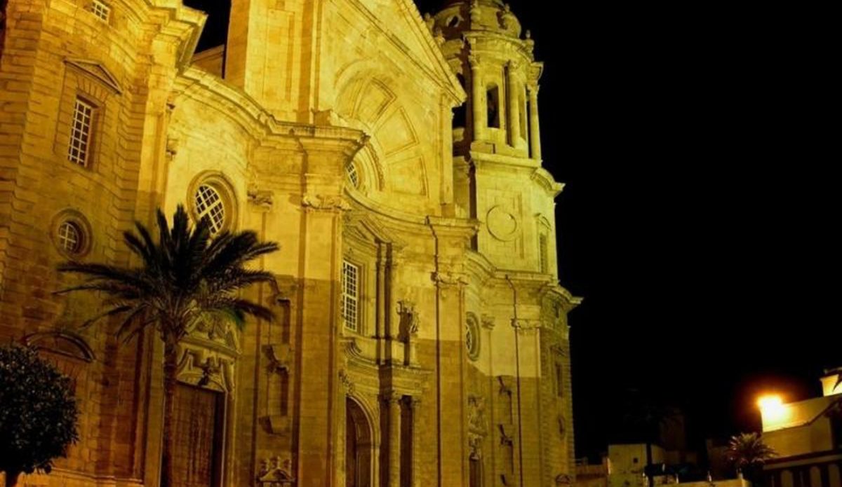Foto 6 de Free Tour Cádiz Nocturna