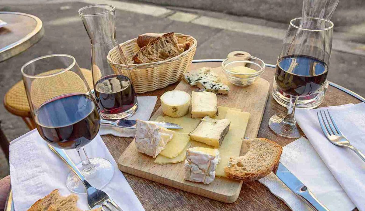 Visita guiada por Montmartre con degustación de quesos y vino