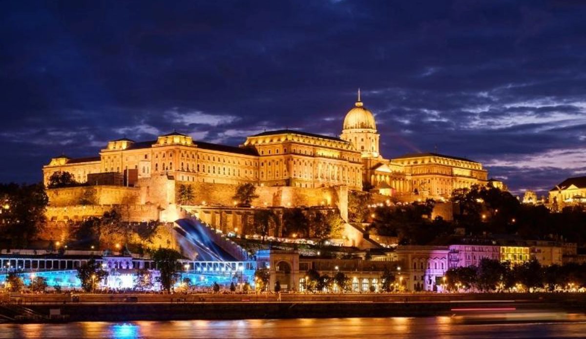 Foto 3 de Free Tour Nocturno por Budapest
