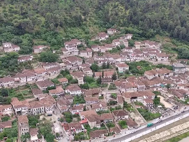 Foto 8 de Free tour por Berat histórico y moderno