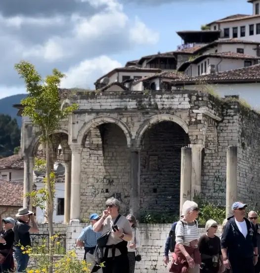 Foto 4 de UNESCO CASCO ANTIGUO DE BERAT: Historia, Arte y Cultura