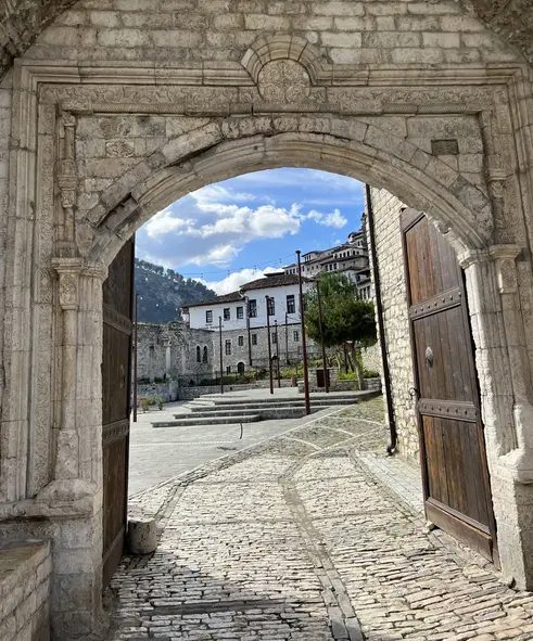 Foto 5 de UNESCO CASCO ANTIGUO DE BERAT: Historia, Arte y Cultura