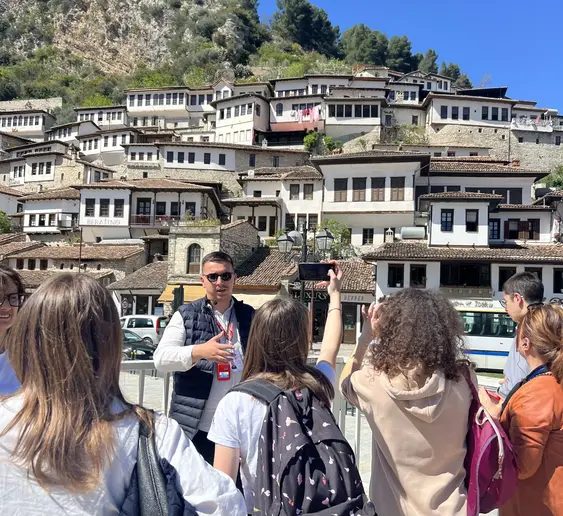 Foto 7 de UNESCO CASCO ANTIGUO DE BERAT: Historia, Arte y Cultura