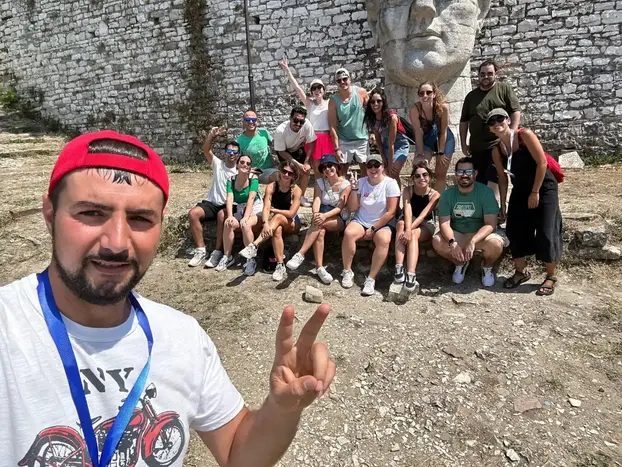 Las historias ocultas de Berat: Free tour premium con guías expertos