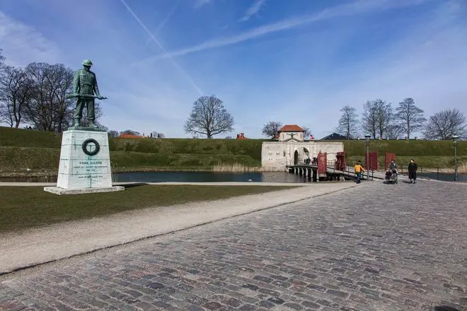 La Sirenita y el puerto de Copenhague