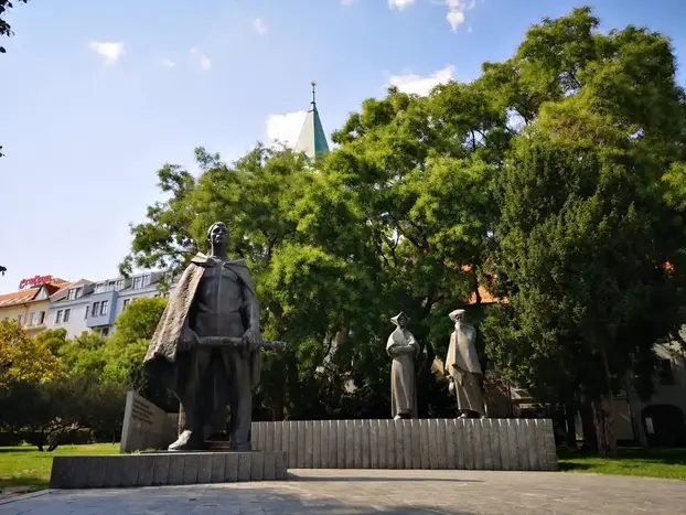 Foto 2 de Free Tour del Siglo XX: La Historia Oscura (Bratislava)
