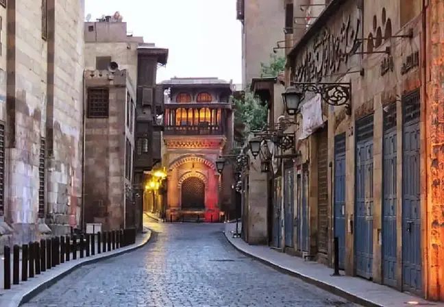 "Callejones de Historia Y vida cotidiana" CALLE AL MOEZ Y KHAN EL KHALILY