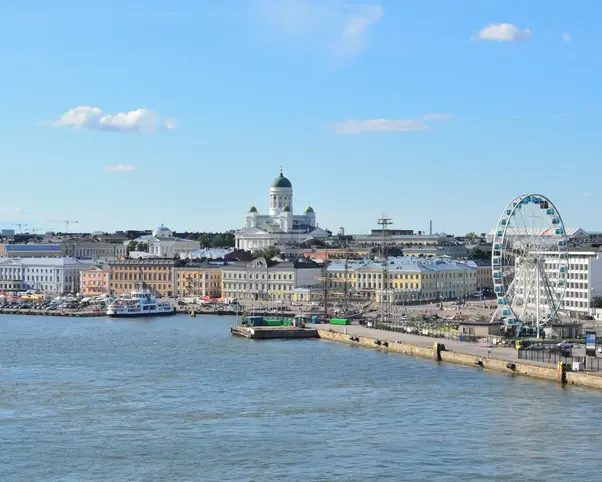 Helsinki Mágica- Free tour del Paraguas Blanco - Grupo reducido