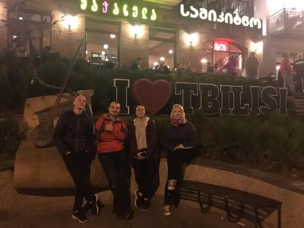 Foto 3 de Visita turística nocturna por Tbilisi: free tour