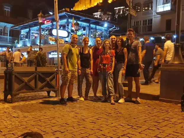 Foto 4 de Visita turística nocturna por Tbilisi: free tour