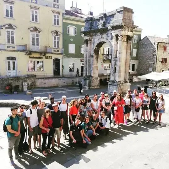 Foto 6 de FatCat Walks: el tour local original de Pula