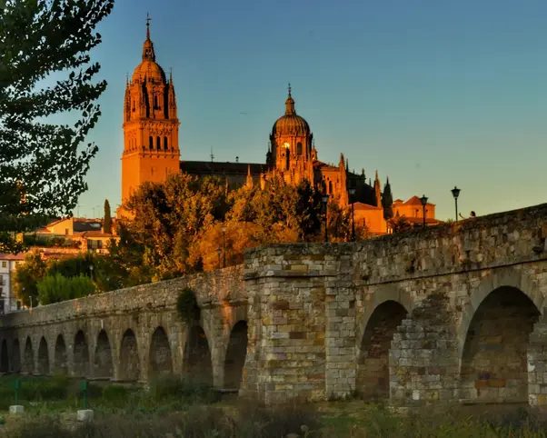 Foto 6 de Free Tour Nocturno: Historia y Leyendas de Salamanca