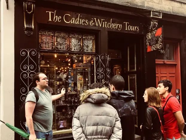 Foto 2 de El mejor Free Tour de Harry Potter en Edimburgo
