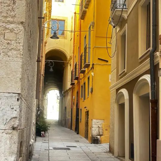 Foto 11 de Cagliari, entre la historia medieval y los sabores españoles.