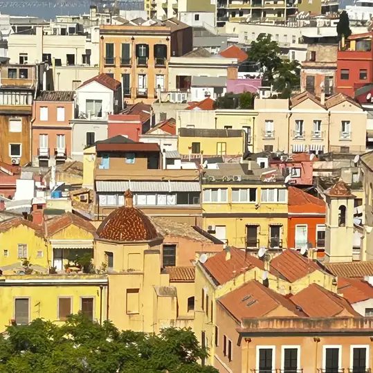 Foto 12 de Cagliari, entre la historia medieval y los sabores españoles.