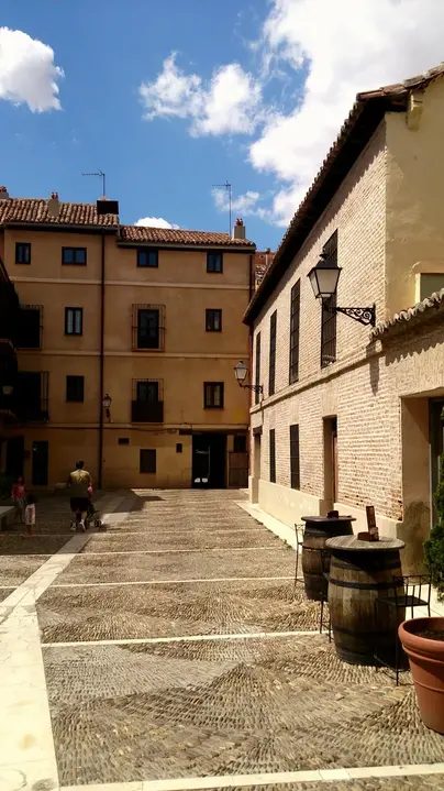 Foto 2 de Descubre Alcalá de Henares como nunca antes
