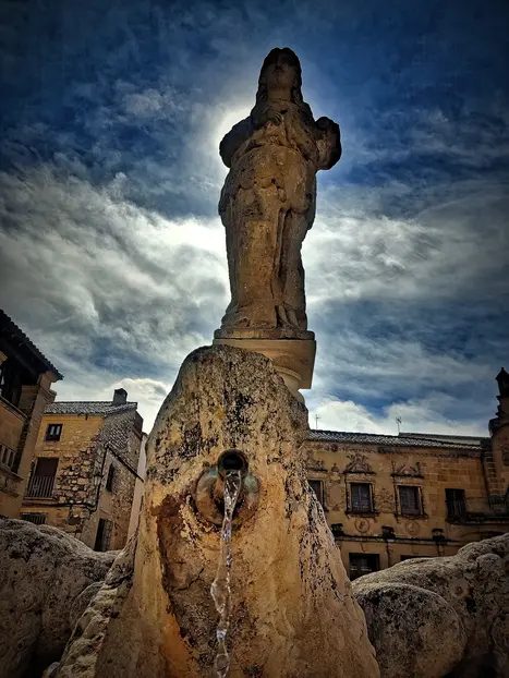 Foto 6 de Freetour Baeza imprescindible: monumentos, Historia y leyendas