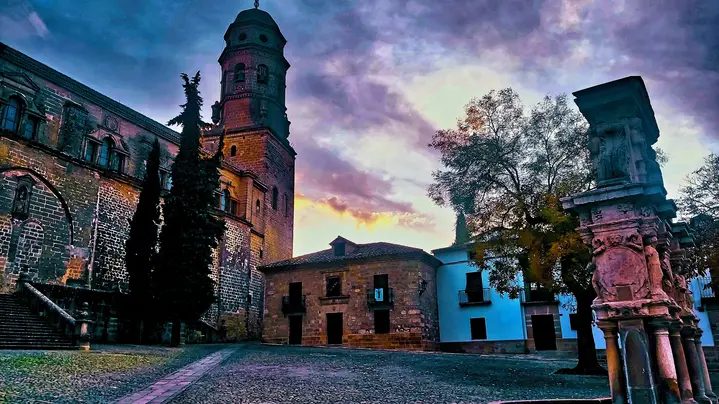 Foto 8 de Freetour Baeza imprescindible: monumentos, Historia y leyendas