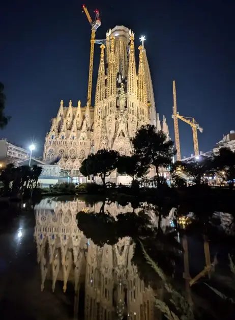 Foto 7 de Free Tour de Gaudí y el Modernismo con Sagrada Familia