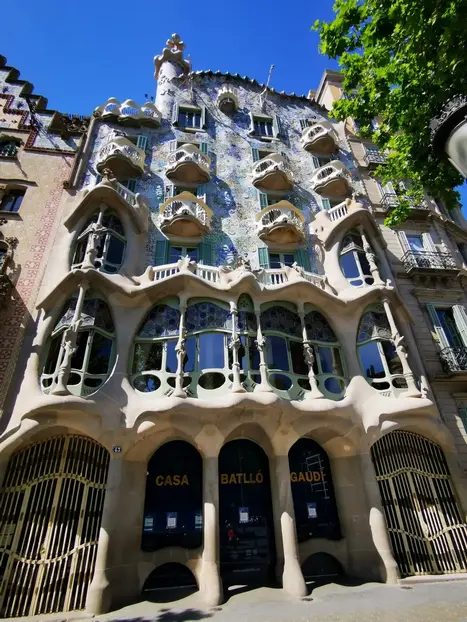 Foto 9 de Free Tour de Gaudí y el Modernismo con Sagrada Familia