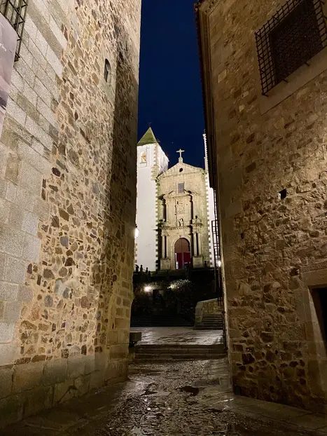 Foto 3 de Free tour de los misterios y enigmas de Cáceres