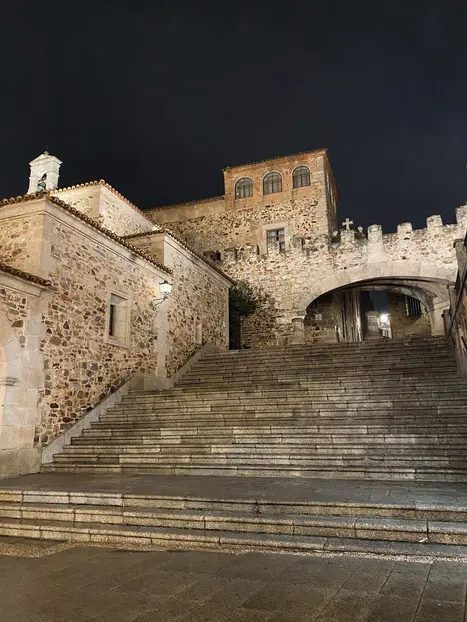 Foto 5 de Free tour de los misterios y enigmas de Cáceres