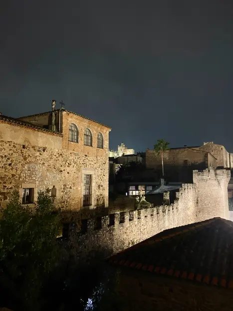 Foto 4 de Free tour de los misterios y enigmas de Cáceres