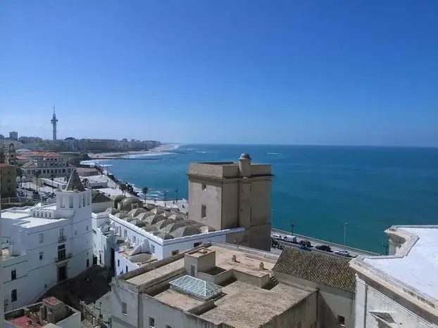 Foto 4 de Cádiz: La Historia en Cada Esquina.