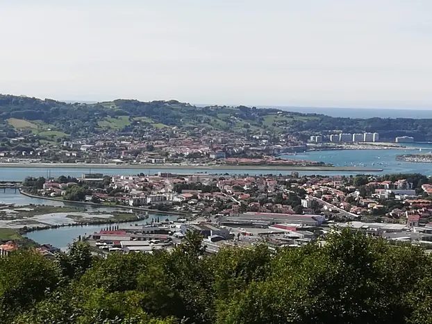 Foto 4 de HONDARRIBIA ¡No te arrepentirás!