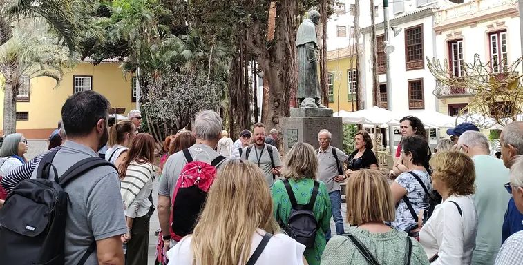 Foto 4 de Freetour de Santa Cruz de Tenerife con guías locales