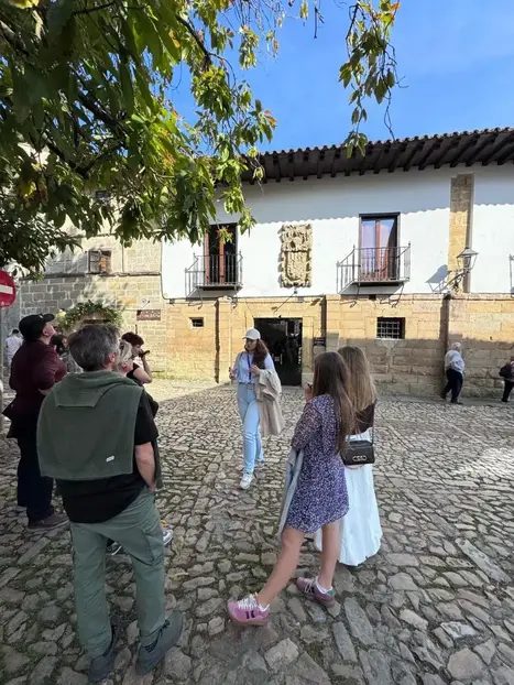 Foto 2 de Santillana como nunca te la han contado (Grupos reducidos)